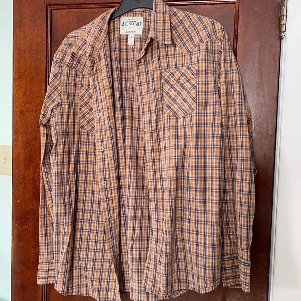𝅺aeropostale men’s button down shirt; size large